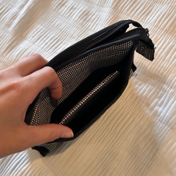 Oscar De La Renta Toiletry & Cosmetic Bag w/Mirror - Picture 6 of 6